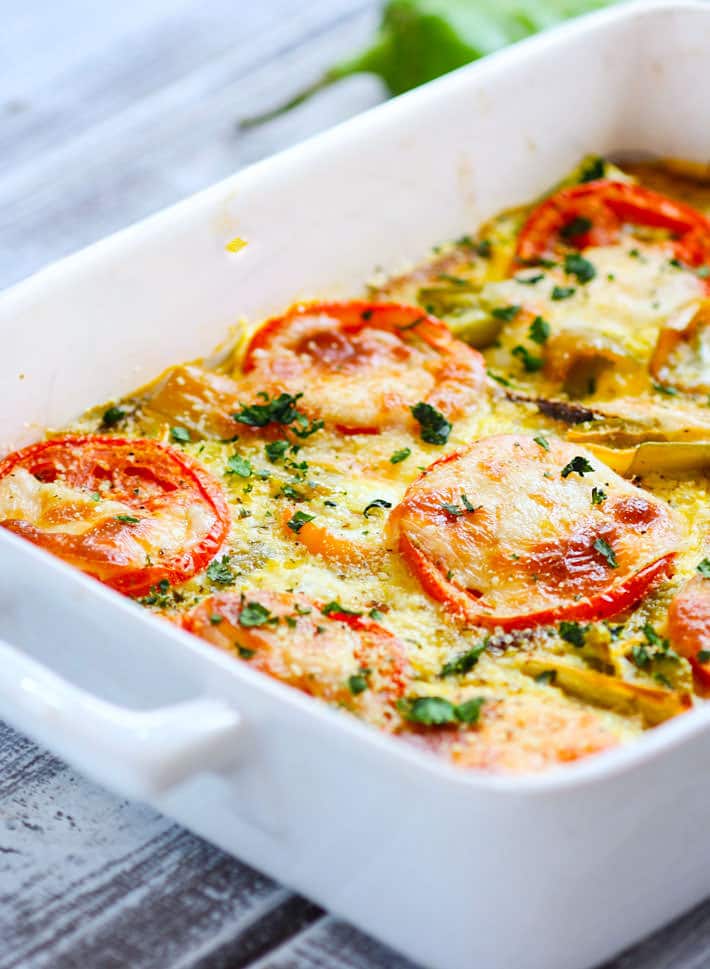 Hatch Green Chile and Tomato Casserole! A healthy gluten free casserole with the fresh taste of hatch green chiles and tomatoes make for a super easy and quick dinner recipe. Great for vegetarians or hungry carnivores. #recipe on cottercrunch.com