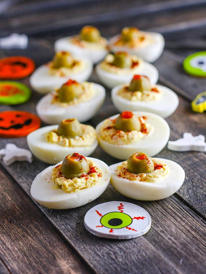 This tasty appetizer is commonly known, but my version is spooky for Halloween. Deviled eggs made to look like blood shot eyeballs! All you need are green olives, spices, eggs, and your favorite paleo condiment to mix in! Deviled egg eyeballs a favorite with the kids (and adults) at Halloween parties but also easy to make and healthy! Recipe – http://bit.ly/eggeyeball