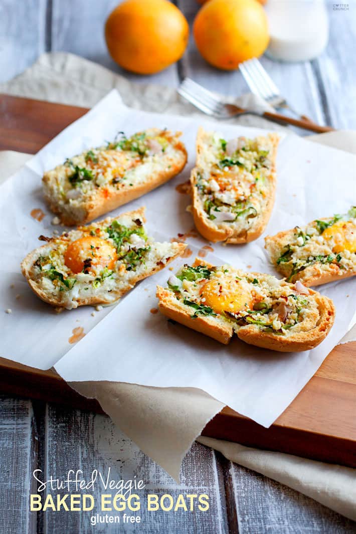 Healthy and gluten free Vegetable Stuffed Baked Egg Boats! For breakfast, brunch or dinner! These veggie packed baked egg boats are super easy, super healthy, and a tasty vegetarian meal that everyone enjoys! @udisglutenfree