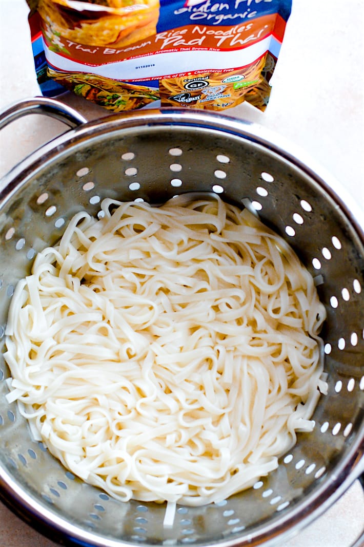 thai basil pesto and chicken noodles with @eploreasian pad thai gluten free noodles