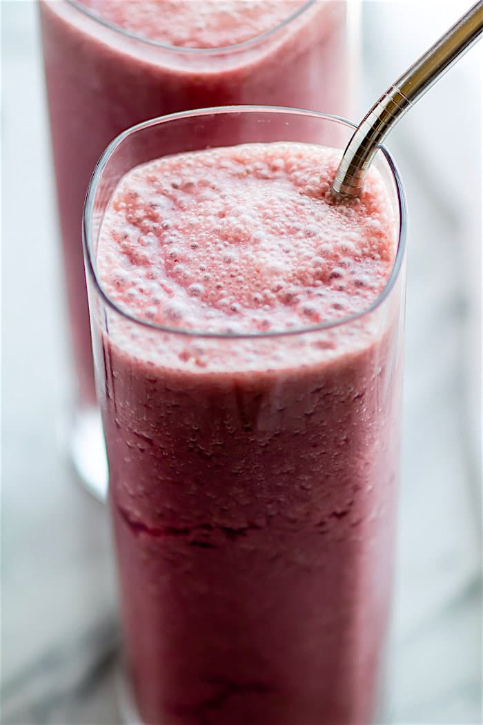 5 ingredient Sparkling Frozen Fruit Smoothie! This frozen fruit smoothie is the perfect Healthy summer refresher. No ice needed. Paleo and Vegan friendly