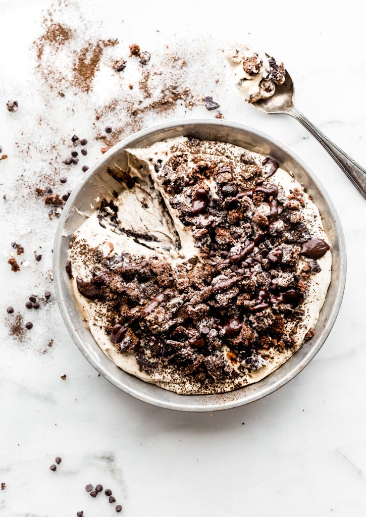 My favorite NO BAKE DIRT PIE just got an allergy friendly “Healthy-ish” makeover! Made with GLUTEN FREE AND VEGAN FRIENDLY Ingredients! Plus it has the perfect 3 ingredient no bake dark chocolate crust to go with it... just sayin. NEW RECIPE -> https://www.cottercrunch.com/no-bake-dirt-pie-vegan/ Easy & tasty!