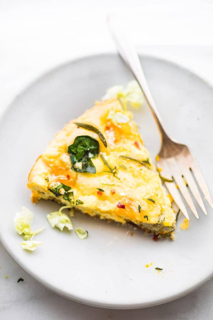Pumpkin Paleo Frittata with Fried Garlic and Herbs #lowcarb #paleo