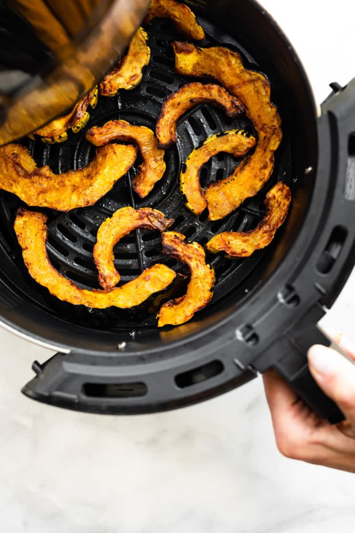 Roasted acorn squash in the air fryer