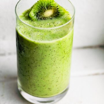 Kiwi Smoothie with Pineapple